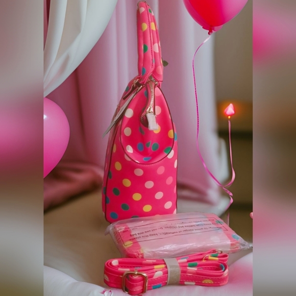 Gorgeous Modern Retro Bubblegum Pink Polka Dot Designer Handbag Set - Picture 3 of 7